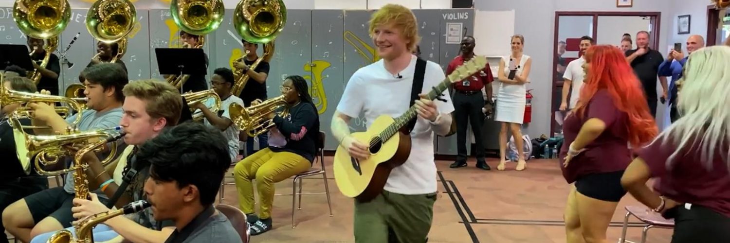 Mira cómo reaccionan los alumnos cuando Ed Sheeran aparece en el ensayo de la banda | Video